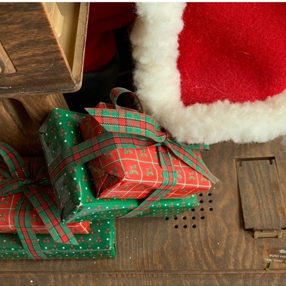 Vintage Animated Musical moving vintage Santa  works,plz check video sound is on - Picture 4 of 5